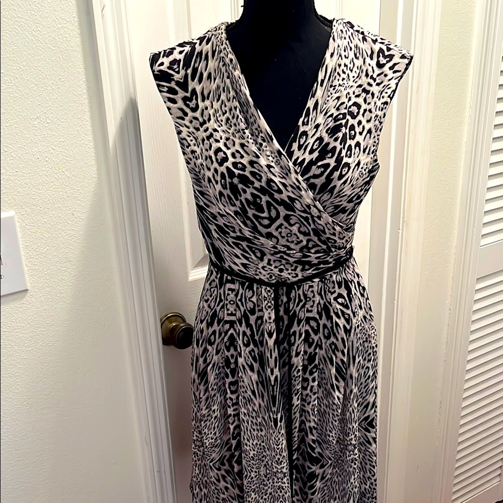Sandra Darren Elegant Leopard Cheetah Print Wrap Dress